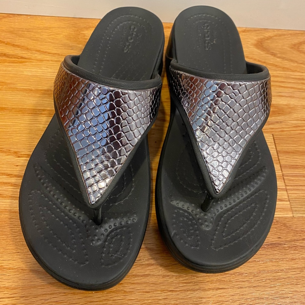 Crocs flip flop wedge